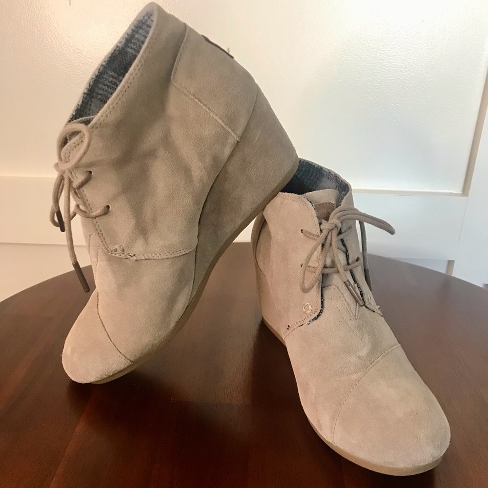 Toms Desert wedge booties. Excellent condition!